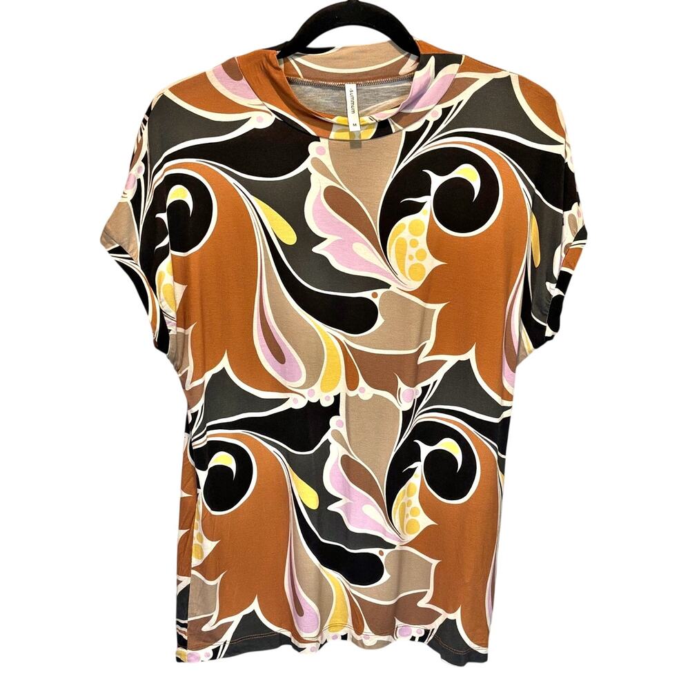 Summum Big Swirl Print Short Sleeve Mock Neck T-shirt - size Medium